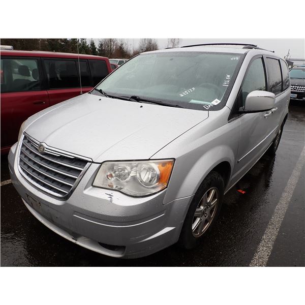 2010 Chrysler Town and Country