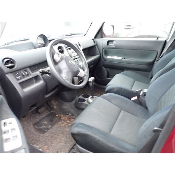 Vehicle photo 5