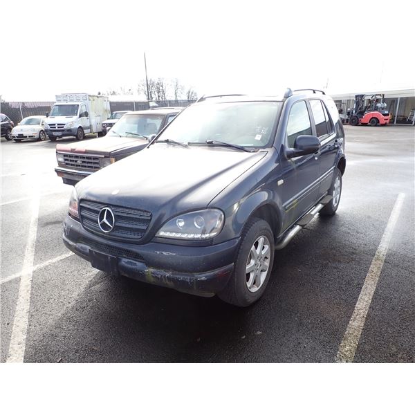 2000 Mercedes-Benz ML430