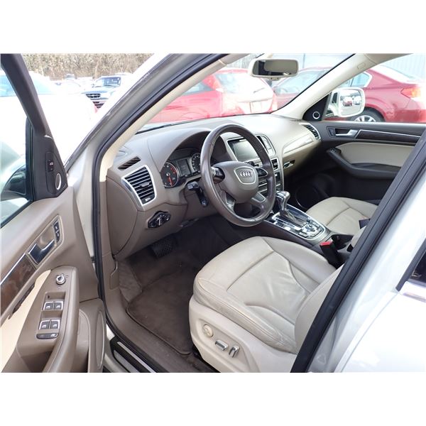 Vehicle photo 5