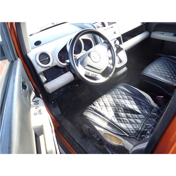 Vehicle photo 5