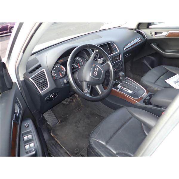 Vehicle photo 5