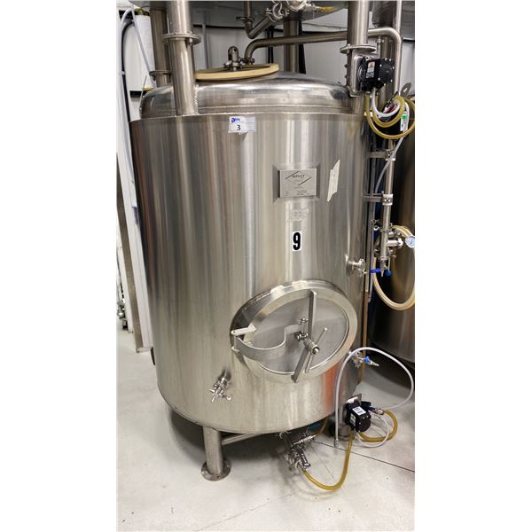 10HL JACKETED BRITE BEER TANKS, 1.5" TC FITTINGS, 6" DRY HOP PORTS, THERMOSTAT CONTROLS,