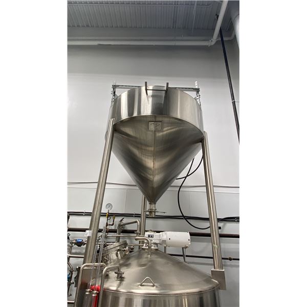 10 HL TANK STAINLESS STEEL GRIST HOPPER WITH CUSTOM AUGER SYSTEM WITH APPROX. 40' OF AUGER