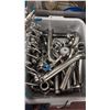 Image 2 : TUB OF STAINLESS FITTINGS