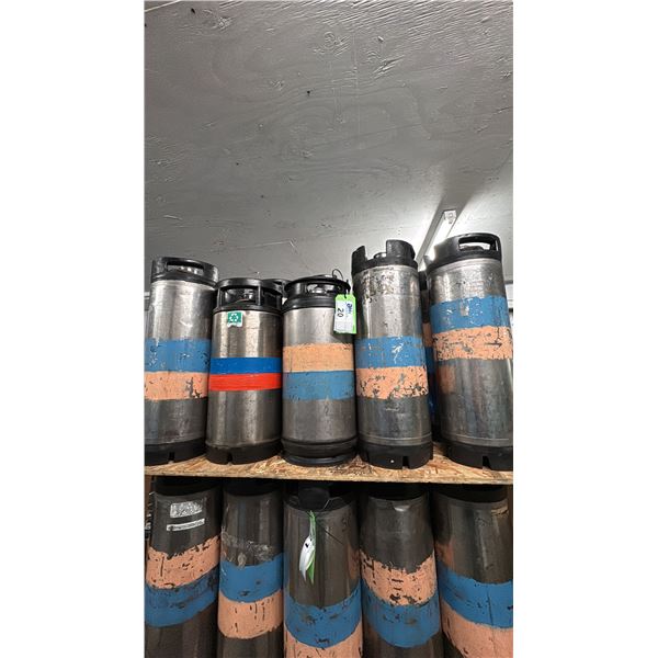 GROUP LOT OF APPROX 19 TALL AND SHORT KEGS. TALL (14) SHORT (5)