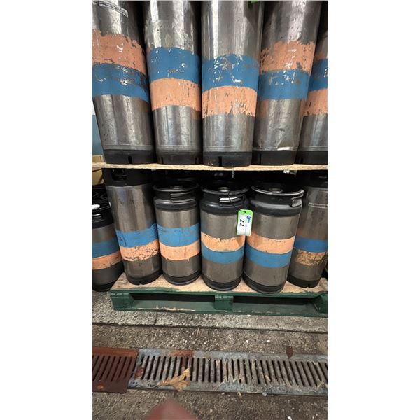 GROUP LOT OF APPROX 20 TALL AND SHORT KEGS. TALL (8) SHORT (12)