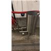Image 1 : STAINLESS GRANT