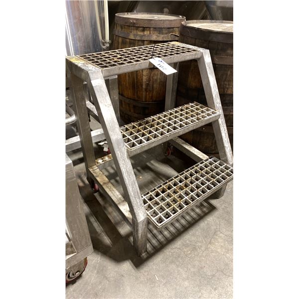 STAINLESS STEEL MOBILE 3' GRATED COMMERCIAL BREWERY TANK INSPECTION STEP,