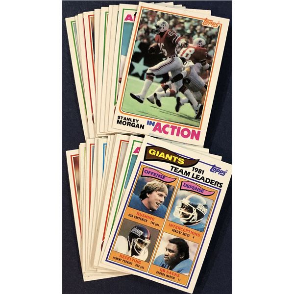 1982 TOPPS NFL COLLECTION (25)