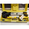 Image 1 : Leveling Kit w/Tripod