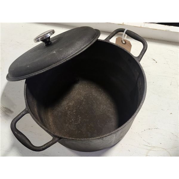 Lagastonia 5.7L Cast Iron Dutch Oven