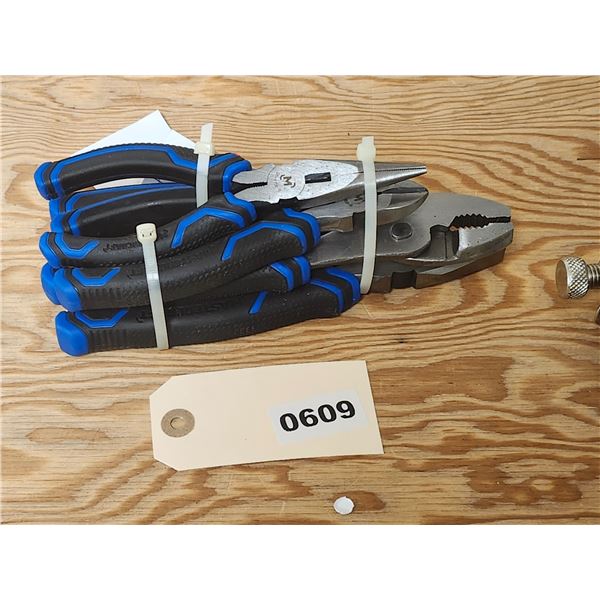 New Mastercraft Pliers - Set of 4