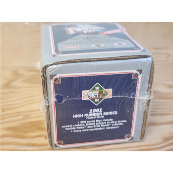 Unopened Box of 200 Football Cards