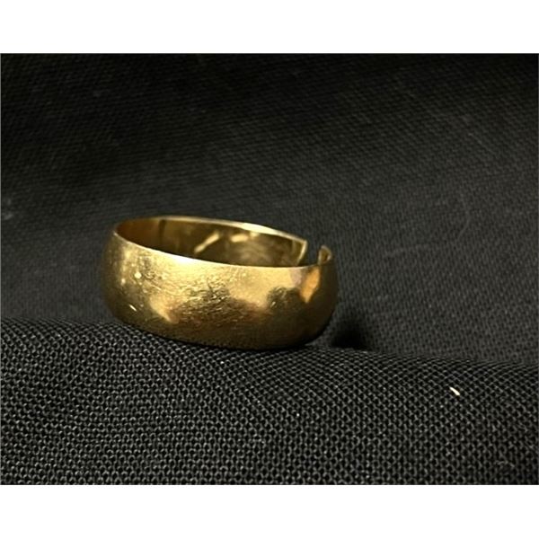 Gold Ring 9.52 kt,3.8 g, Size 7.5