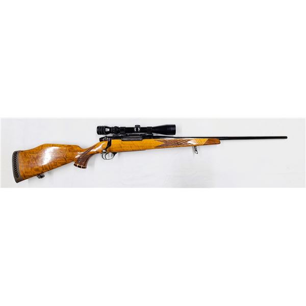 Weatherby Mark V Bolt Action Rifle 270 Weatherby Magnum c/w Scope