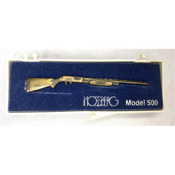 MOSSBERG 500 Vintage Pin w/ Case