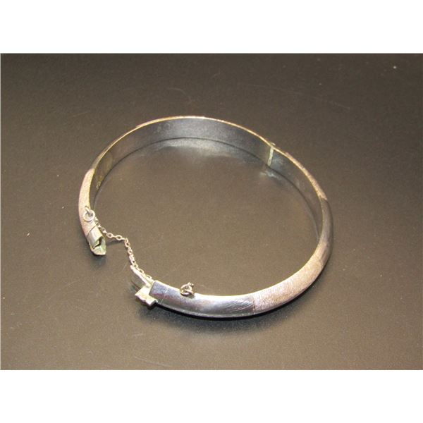Vintage Textured Sterling Silver Hinged Bangle Bracelet