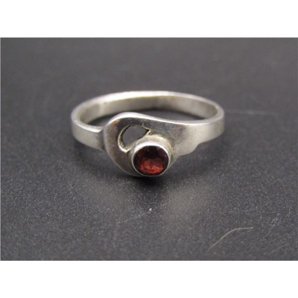 Vintage Sterling Silver Fauceted Garnet Gemstone Ring, Size 6.5