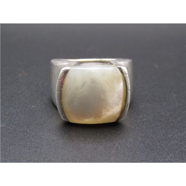 Vintage Sterling Silver Mother of Pearl Ring Size 7