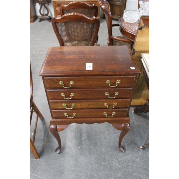 Mahogany Queen Anne 4 Drawer Chest