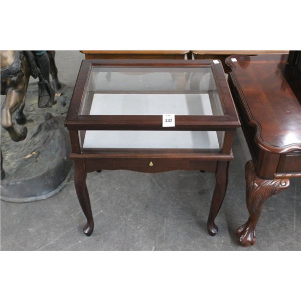 Mahogany Queen Anne Curio End Table w/Drawer