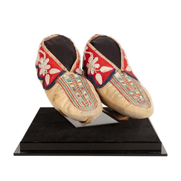 Haudenosaunee Moccasins, 10" long