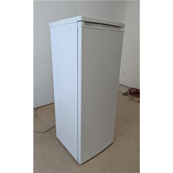 Frigidaire FFFU06M1TW 5.8 Cu.Ft. Upright Freezer | 7510/R1FL