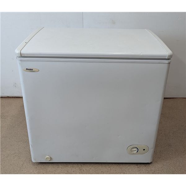 Danby DCF550W 5.5 Cu. Ft. Chest Freezer | 1172/R1FL