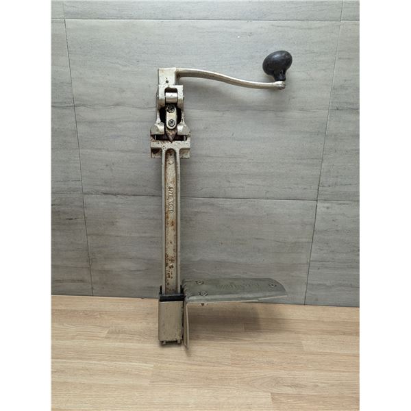 Winco Table Mount Manual Can Opener | FtMC1