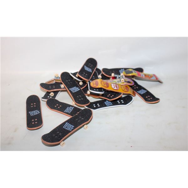 BAG OF ASSORTED TECH DECKS