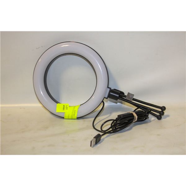 SELFIE RING WITH TRIPOD STAND