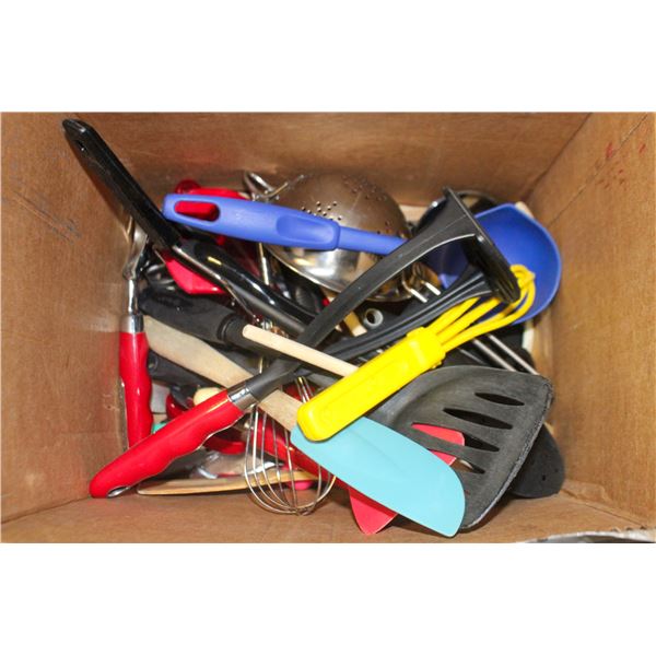 BOX OF SURPLUS KITCHEN UTENSILS