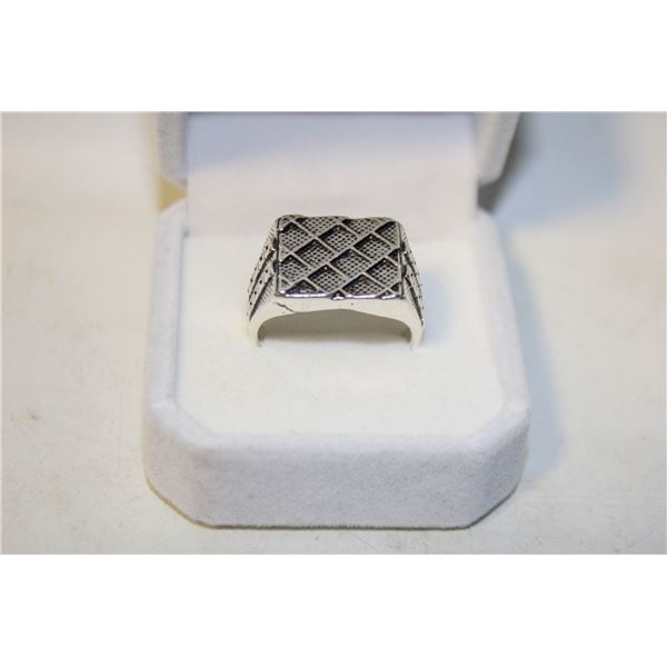 NEW MEN'S RING - SIZE 11