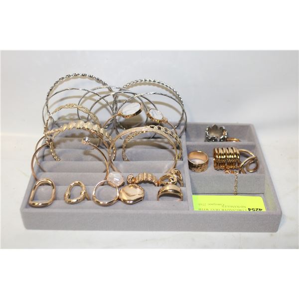 JEWELRY ORGANIZER TRAY WITH RINGS AND BANGLES