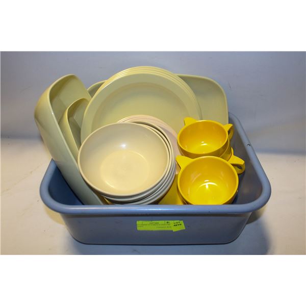 MELAMINE 25 VARIOUS YELLOW DISHES