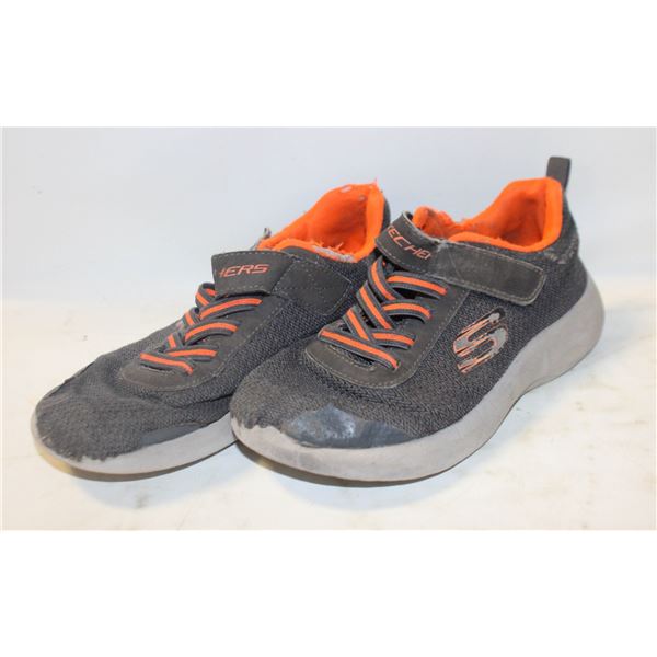 SKECHERS KIDS RUNNERS SIZE 3 GREY/ORANGE