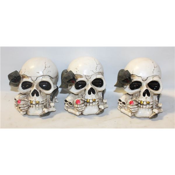 3 SKULLS W/SNAKE - REMOVABLE TOP