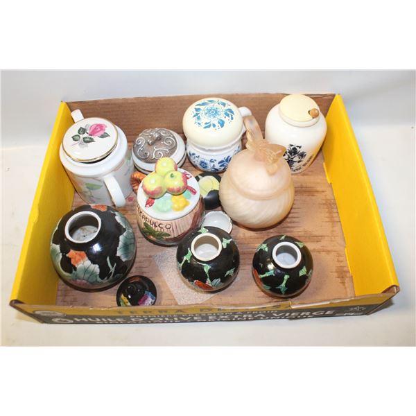 FLAT OF SMALL VINTAGE CANISTERS WITH LIDS