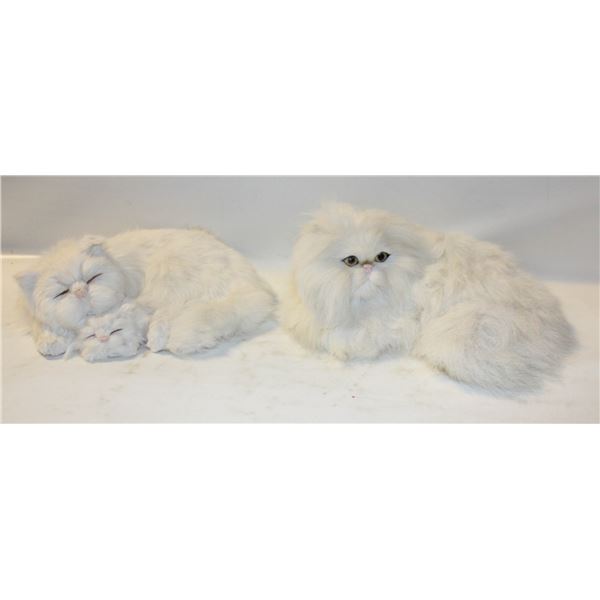 2 REALISTIC WHITE FUR CATS DÉCOR