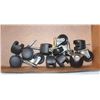 Image 1 : FLAT OF CASTERS