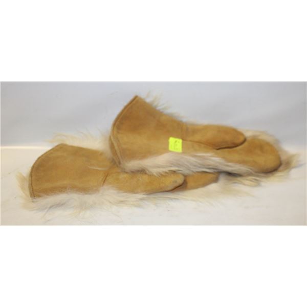 VINTAGE MOOSE HIDE/WHITE WOLF FUR MITTS