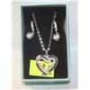 Image 1 : NEW HEART SHAPED NECKLACE WITH BLACK