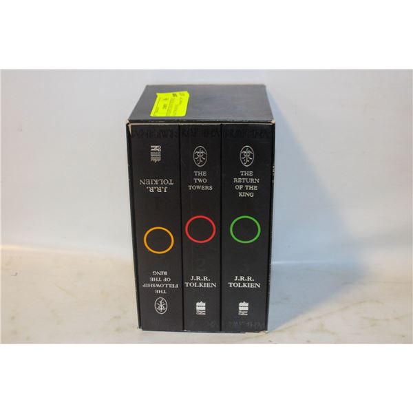 JRR TOLKIEN LORD OF THE RINGS COLLECTOR BOX SET