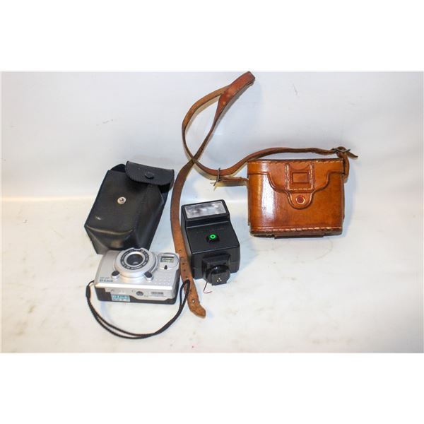 3 CAMERAS - 2 ANTIQUE