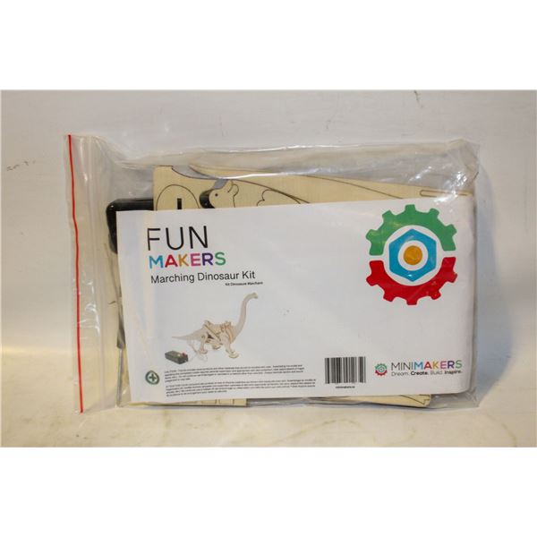MARCHING DINOSAURS KIT(MOTOR,TOOLS,REMOTE CONTROL)