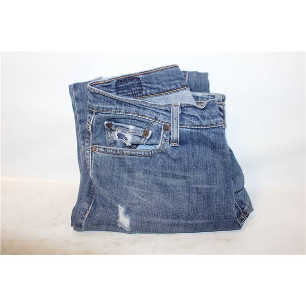 LEVIS RED TAB DISTRESSED BOYFRIEND JEANS-