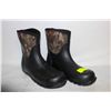 Image 1 : MENS SIZE 10 RUBBER CAMO BOOTS-ESTATE