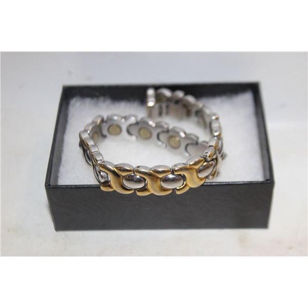 STAINLESS STEEL LINK MAGNETIC BRACELET