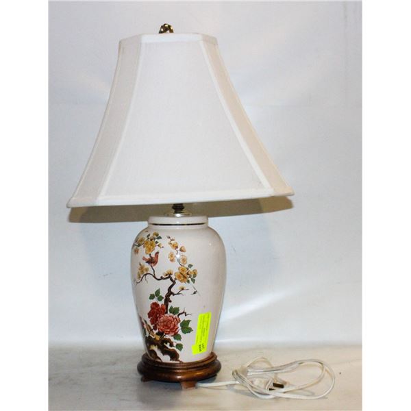VINTAGE CERAMIC LAMP W/SHADE, 23-INCH HIGH